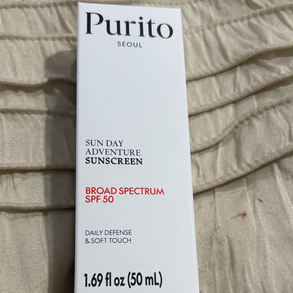Sun Day Adventure Sunscreen - White